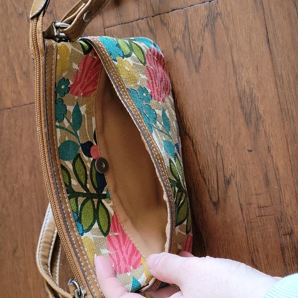 Relic Crossbody purse - Picture 3 of 5